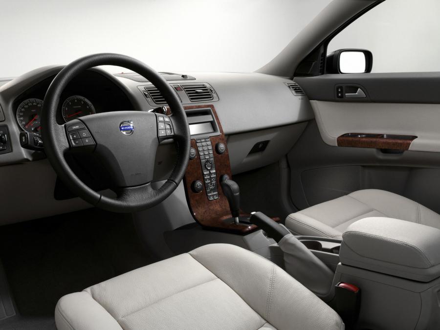  Volvo S40 2004 года  (фото 18 из 26)